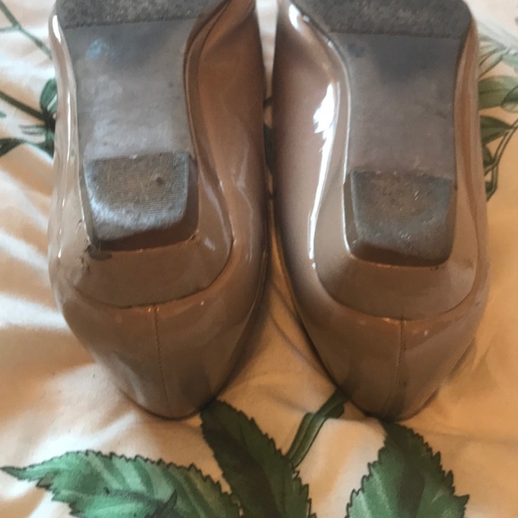 Chinese Laundry Beige Patent Leather Flats - Picture 5 of 5